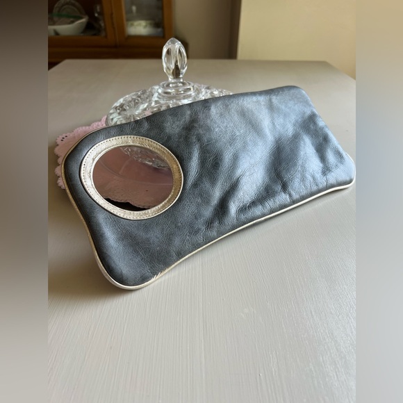 Arza Clutch - Picture 3 of 8